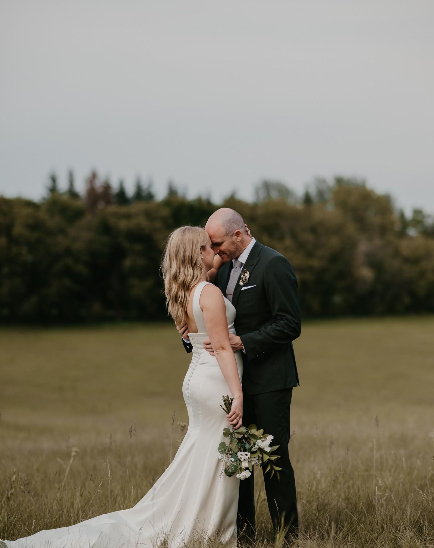 A Beautiful Acreage Wedding: Friends, Family and Fun in Edmonton, Alberta